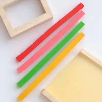 4 pezzi Cinghie in silicone Fasce di fissaggio per asciugamano per fasce per asciugamani da spiaggia Sedie di fissaggio Accessori per le vacanze Elastici riutilizzabili