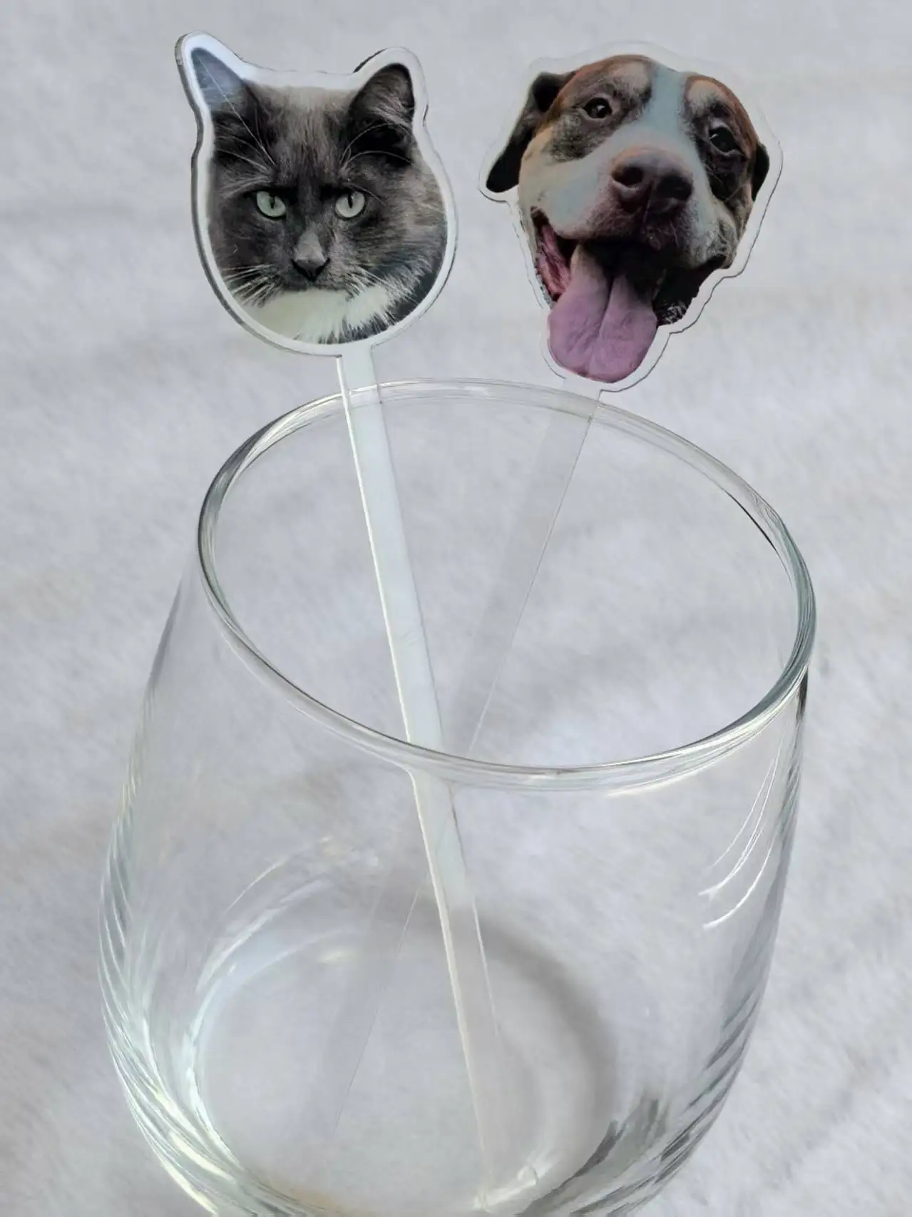 محرك مشروبات الحيوانات الأليفة المخصص، محرك الكوكتيل، هدايا الزفاف، ديكورات الطاولة، أدوات الشرب الأكريليك للحفلات، عصا التحريك التذكارية