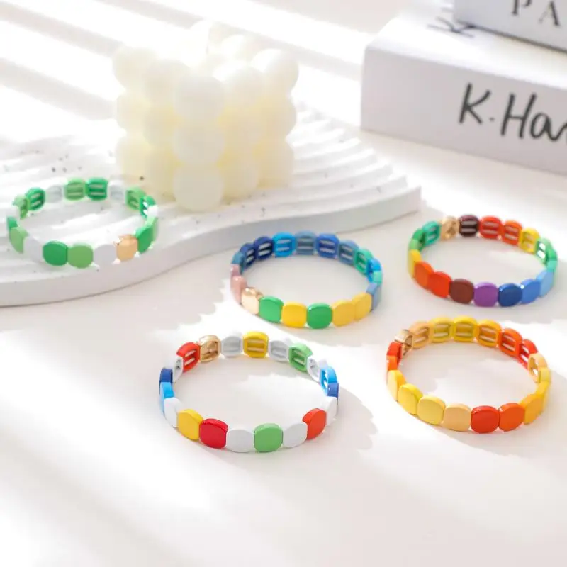 Buntes Wabenperlen-Legierungsarmband, gut verarbeiteter polierter Perlenarmreif für Damen, Schmuck für Hochzeitsgäste im Sommer. – Detail 5