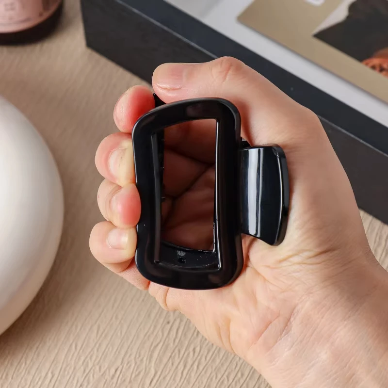 신제품 부드러운 실리콘 사각 헤어 클로 6.2CM 소형 클로 클립 충격 방지 내구성 헤어 클립 여성용 헤어 액세서리