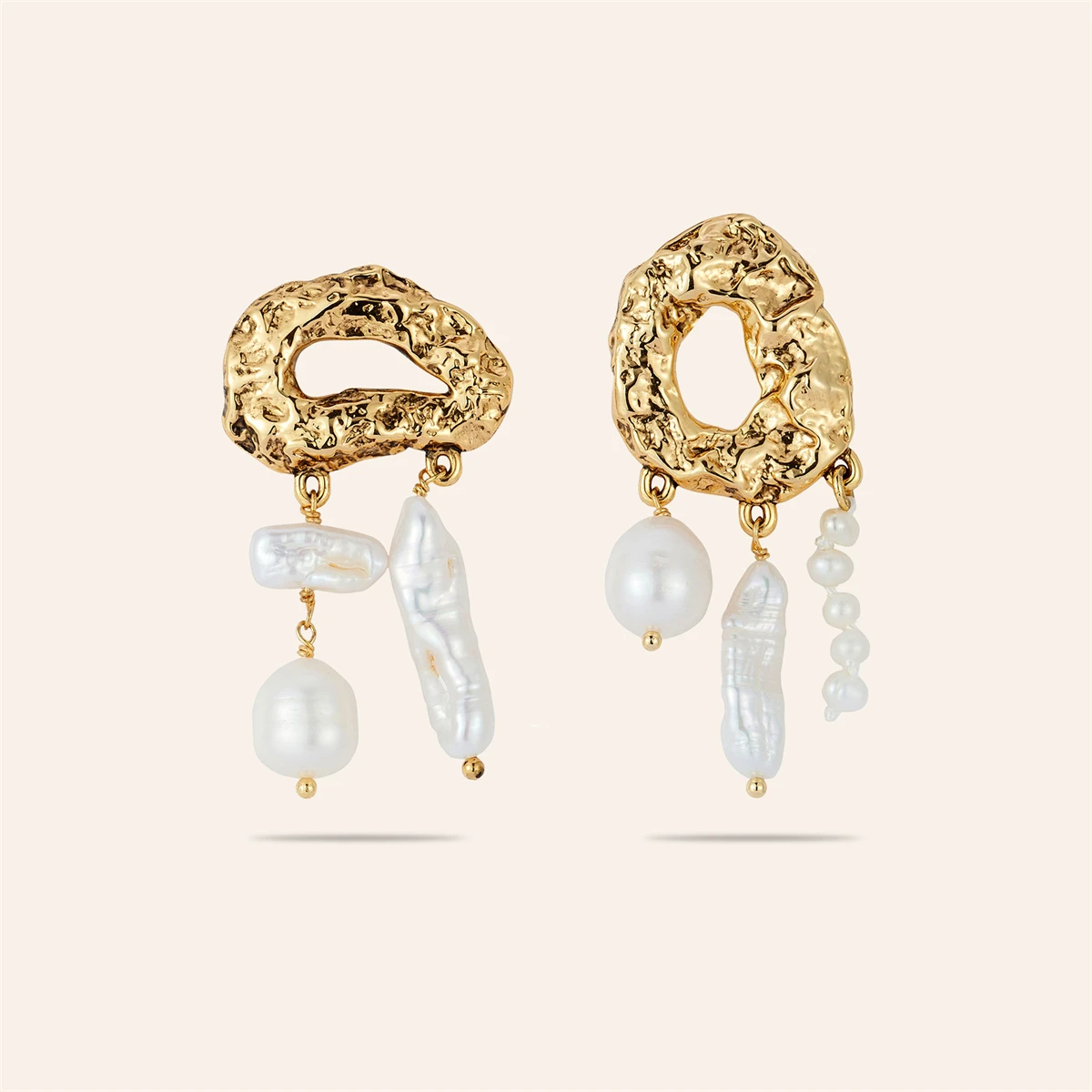 

Personalized trendy earrings with golden clouds and pearl wind, stainless steel gold-plated and color preserving