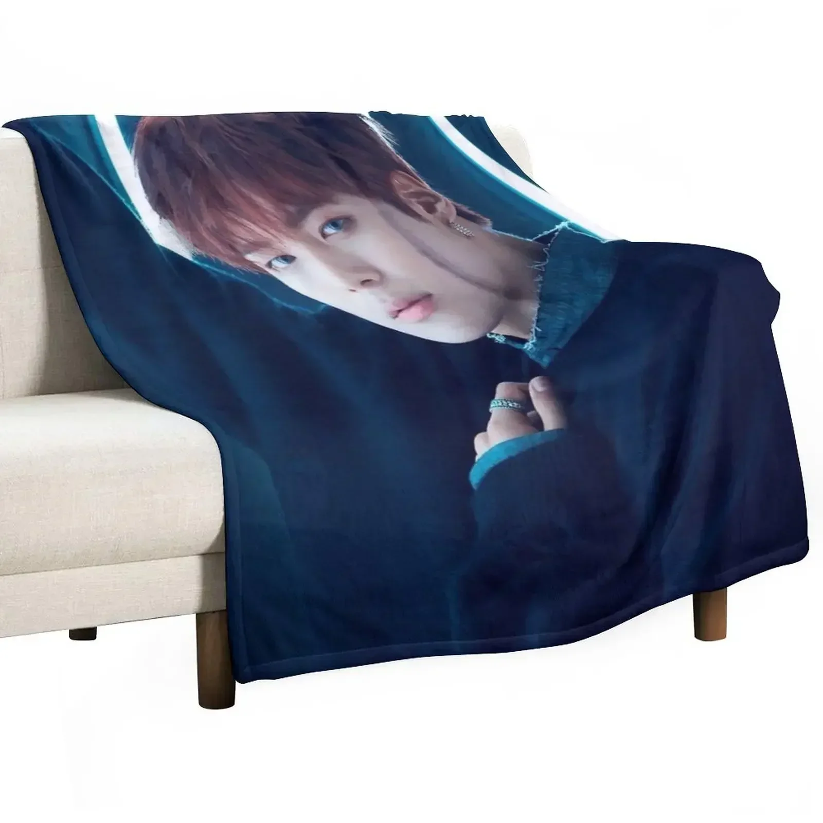 Minhyuk Throw Blanket Cute Plaid Winter beds Decorative Sofas Luxury Thicken Blankets