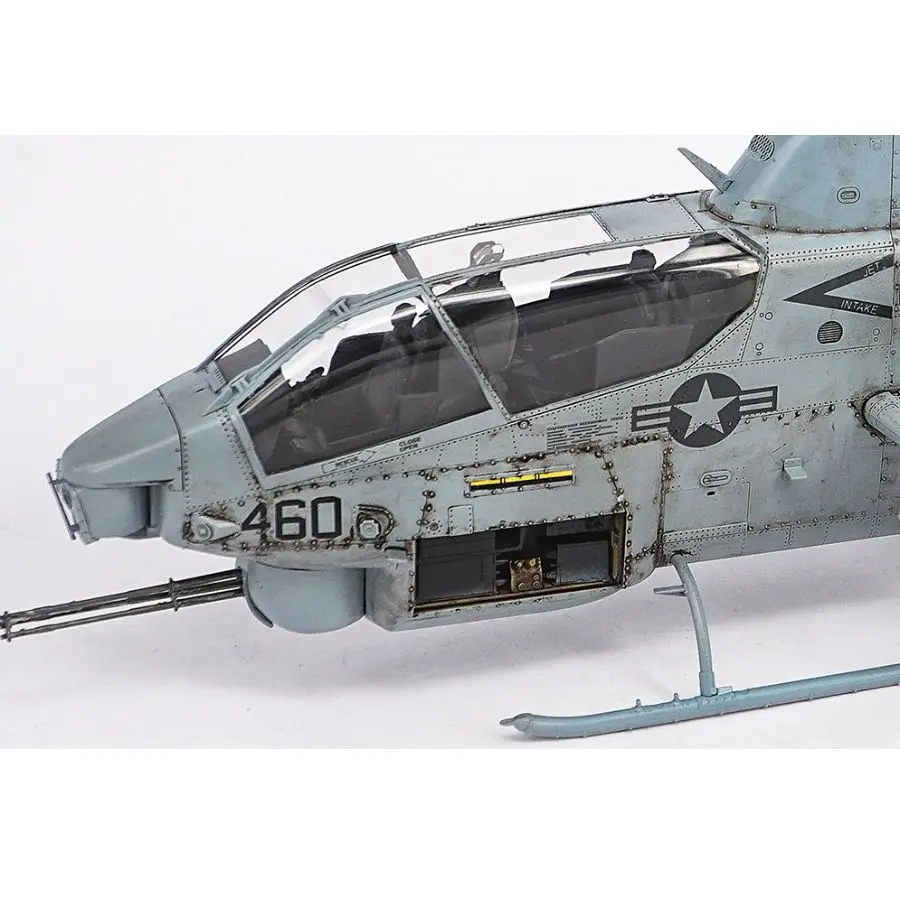 05117 Trumpeter 1:35 AH-1W Super Cobra (échappement tournée) Kit de modèle d'hélicoptère