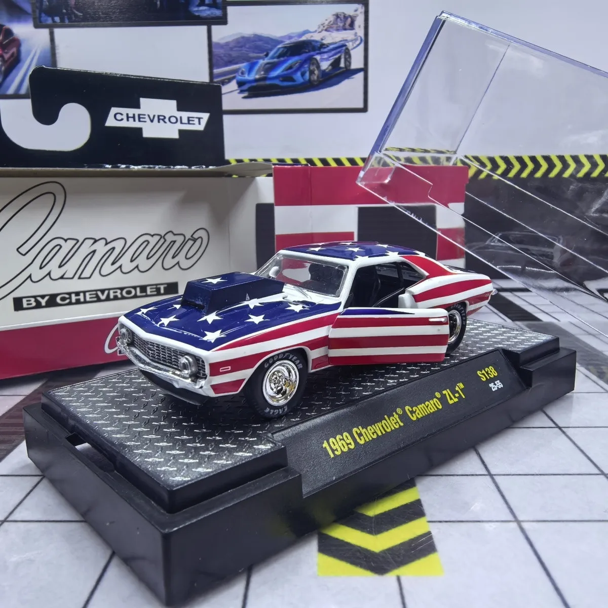 M2 1:64 1969 Chevrolet Camaro Zl-1 Die-cast Car Model