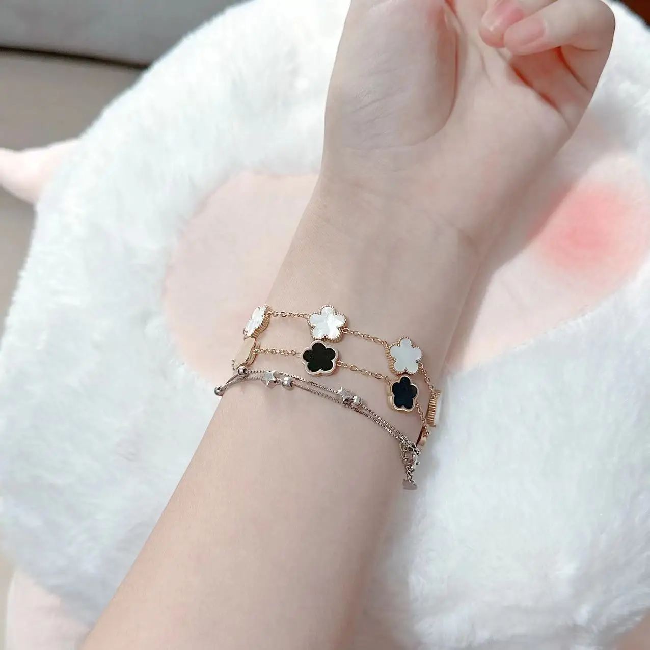 Sweet And Cute Plum Blossom New Design Plant Five Leaf Flower Adjustable Bracelet Women's Luxury Shell Stainless Steel Clover