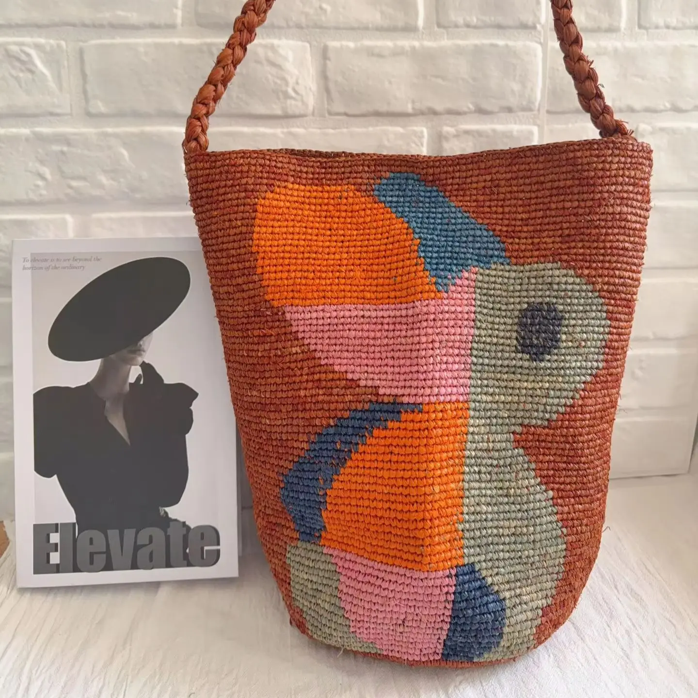 

Handmade Crocheted Raffia Bucket Bag Colorful Vintage Large Capacity Open Closure Rabbit Decoration Portable Straw Bag for Summe