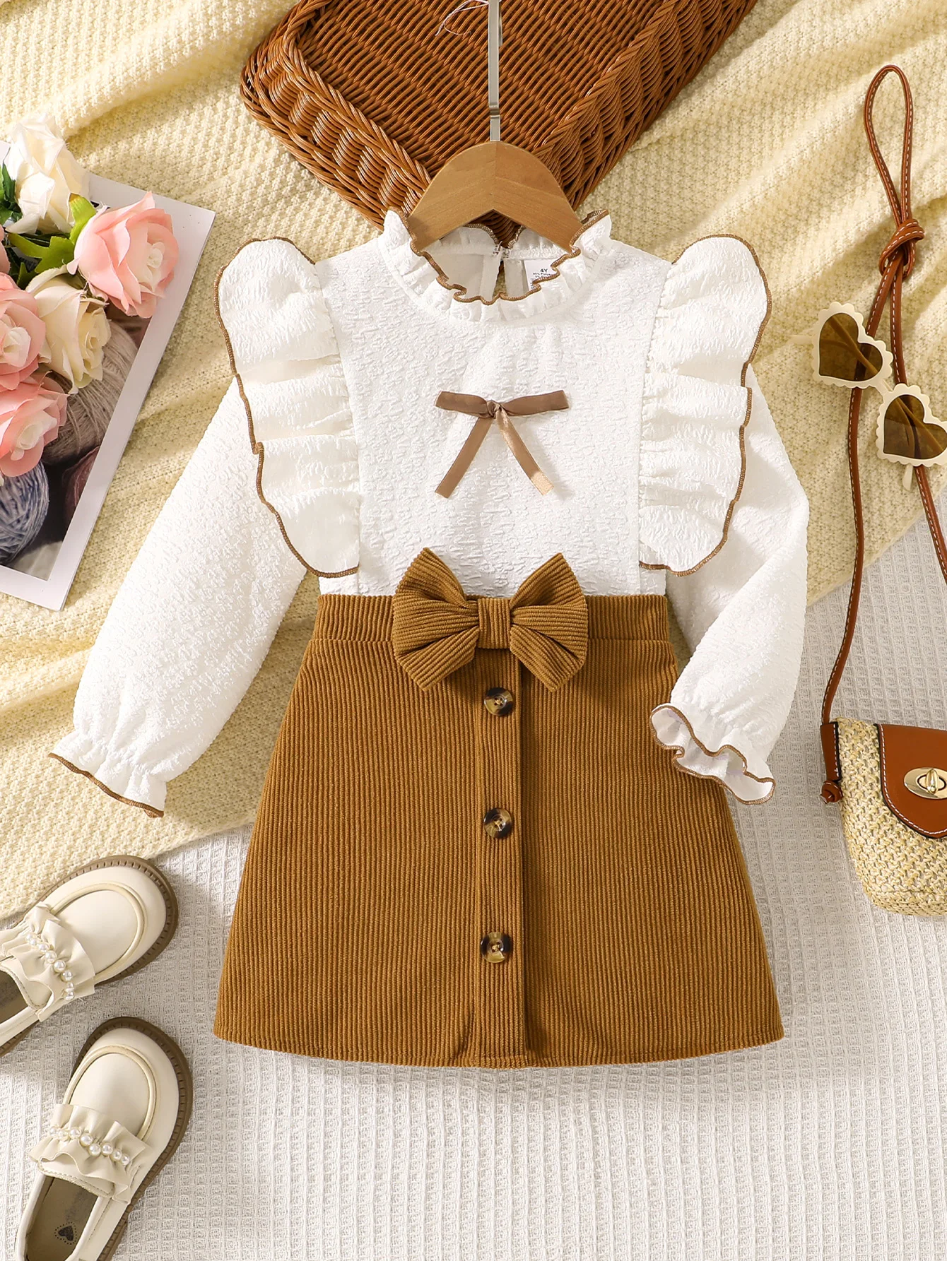 

2-Piece Set for Girls: Fashionable Summer Outfit, Toddler Girl's Round-Neck Button-Back Top + Solid Color Elastic Waist Skirt, Outdoor Stylish and Youthful Clothing for Girls