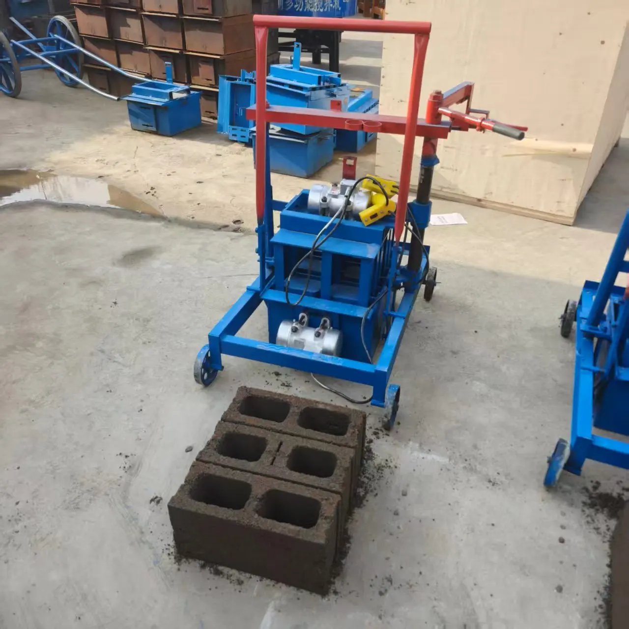 Easy-to-Operate Cement Brick Cutting Machine Hollow Block Making Machine With PLC Motor Core Components