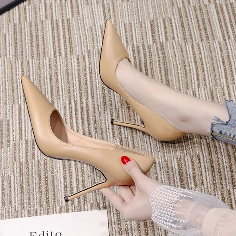 

Simple and Fashionable Black High Heels Professional Work Shoes Thin Heels Comfortable Soft Leather Single Shoes Women