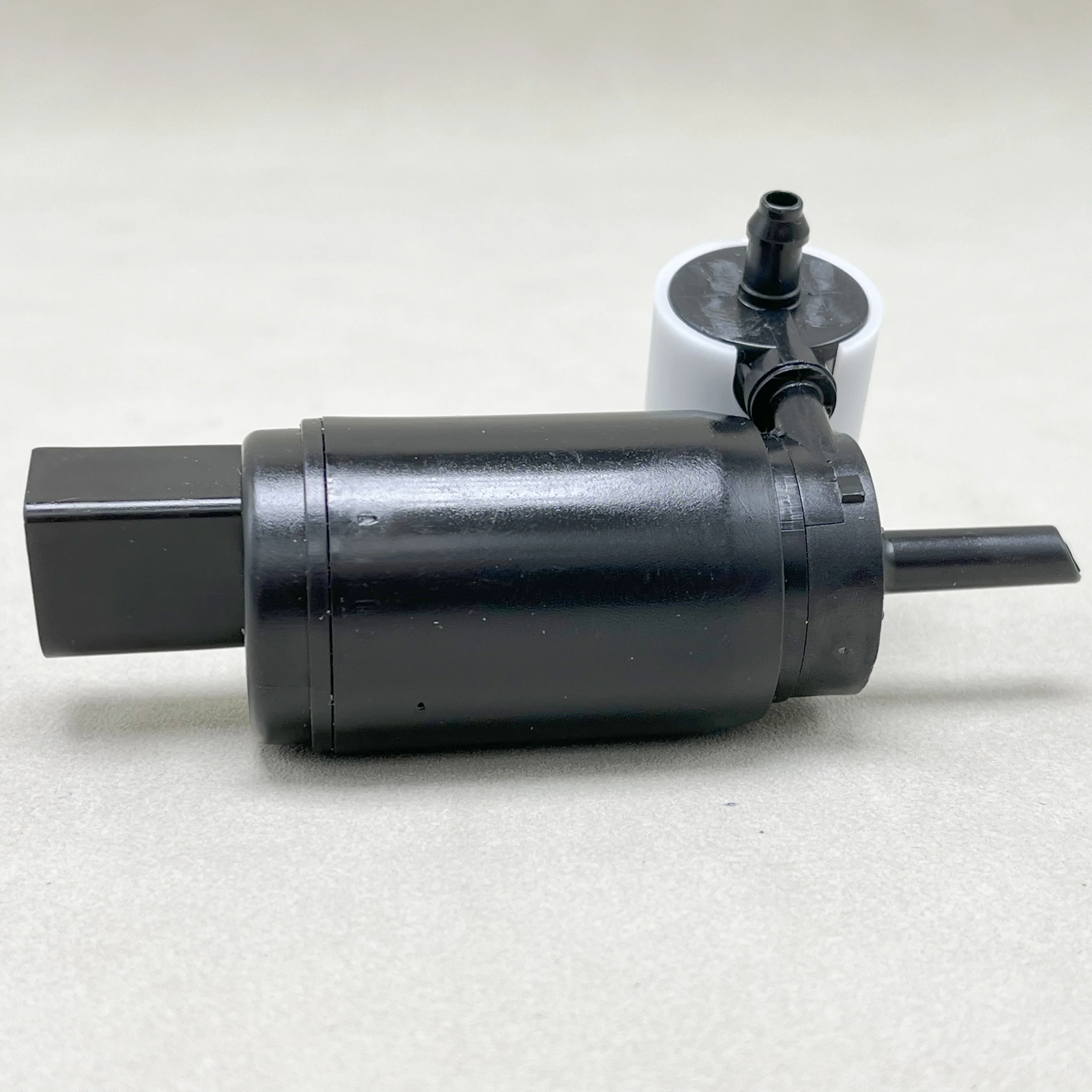 OEM Windshield Wiper Washer Water Pump Motor for Polo Octavia Passat B7 Golf MK6 MK5 1KD955651A 1KD 955 561 A