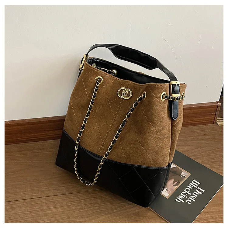 

Versatile 2025 Women Shoulder Bag, Two-Tone Large Capacity Bucket Tote, Multi-functional Convertible for Daily Commute