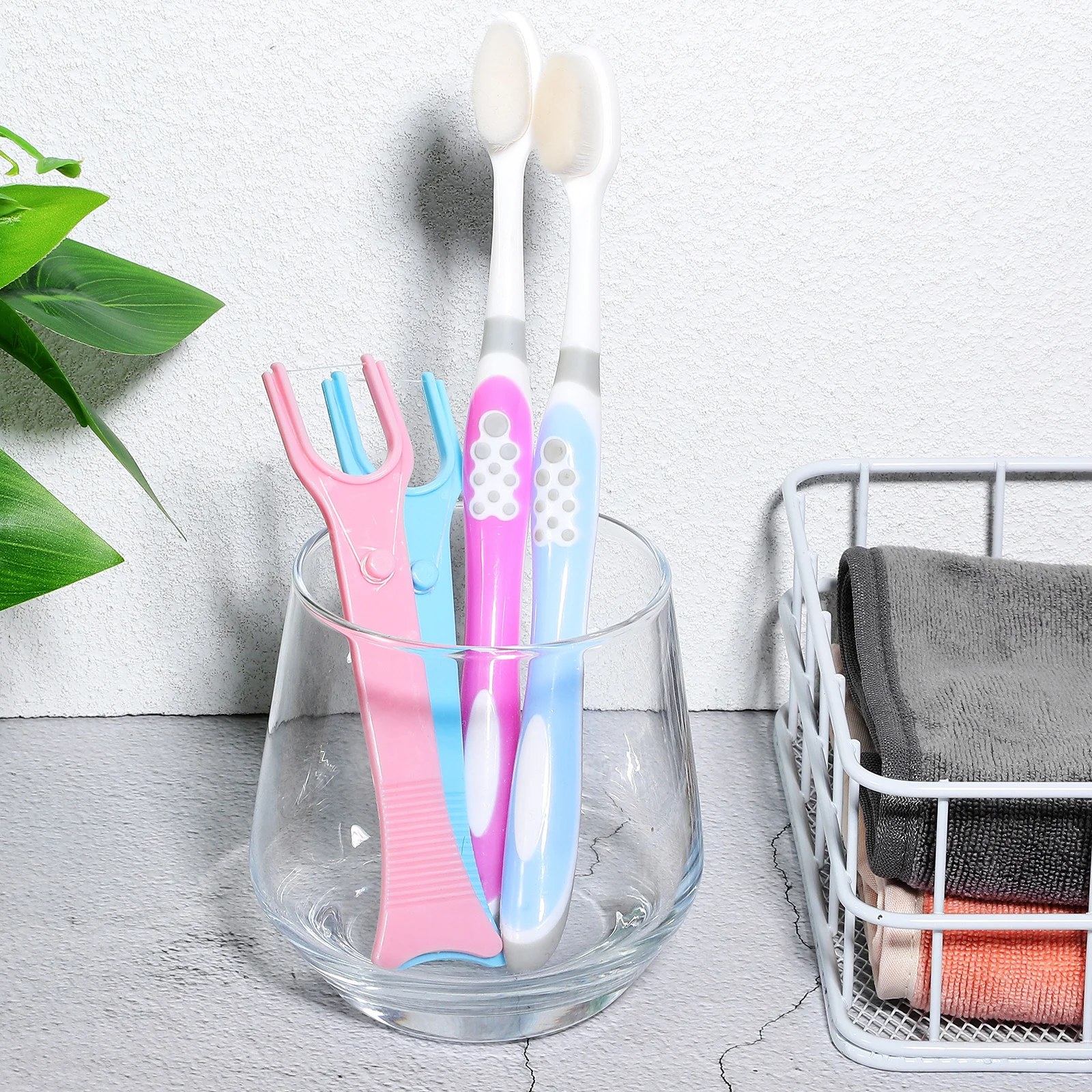 

8 pcs Reusable Dental Floss Holder Smooth Long Handle Picks Teeth Cleaning Compact Flossers Dispenser