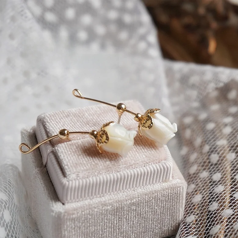 Half Price Moonlight Rose Vintage Elegant Court Mother-of-Pearl Rose Super Fairy 925 Silver Earrings Fashionable Jewelry