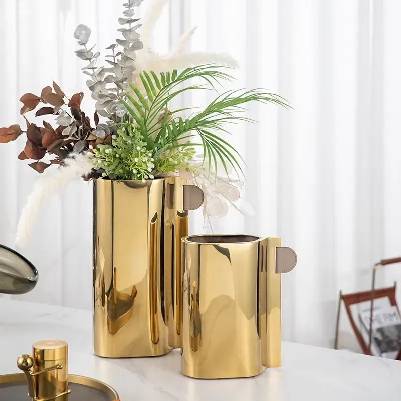 Metal Vase Customization Light Luxury Gold Mirror 304 Stainless Steel Vase High-end Hotel Villa Desktop Leather Vase