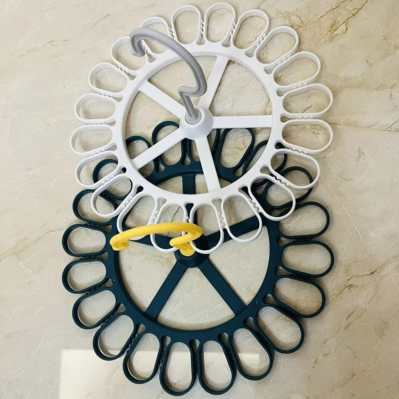 20 Clips Rotating Sock Hanger Space Saving Plastic Hanging Drying Rack For Household Laundry ﻿