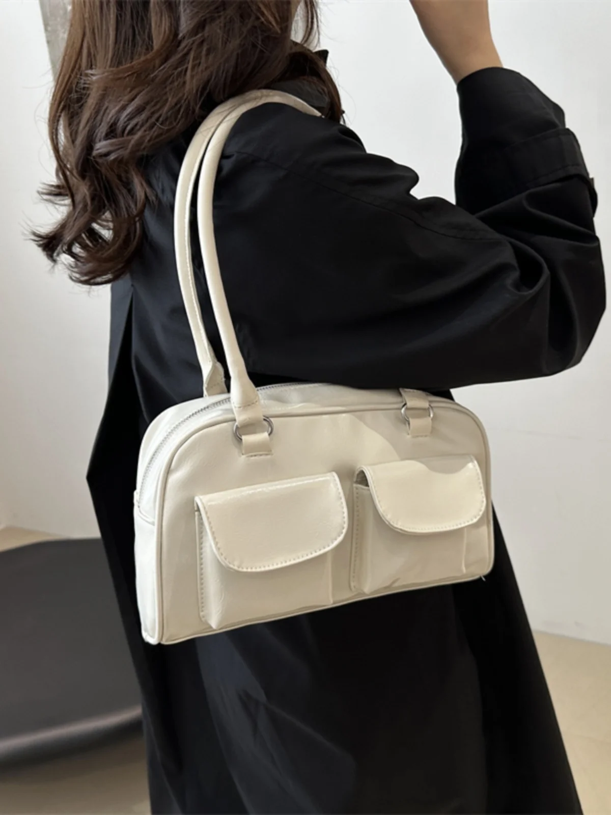 Retro Dual Pocket Commuter Handbag Stylish Underarm Bag Fashionable Personality Single Shoulder Bag for Young Men And Women