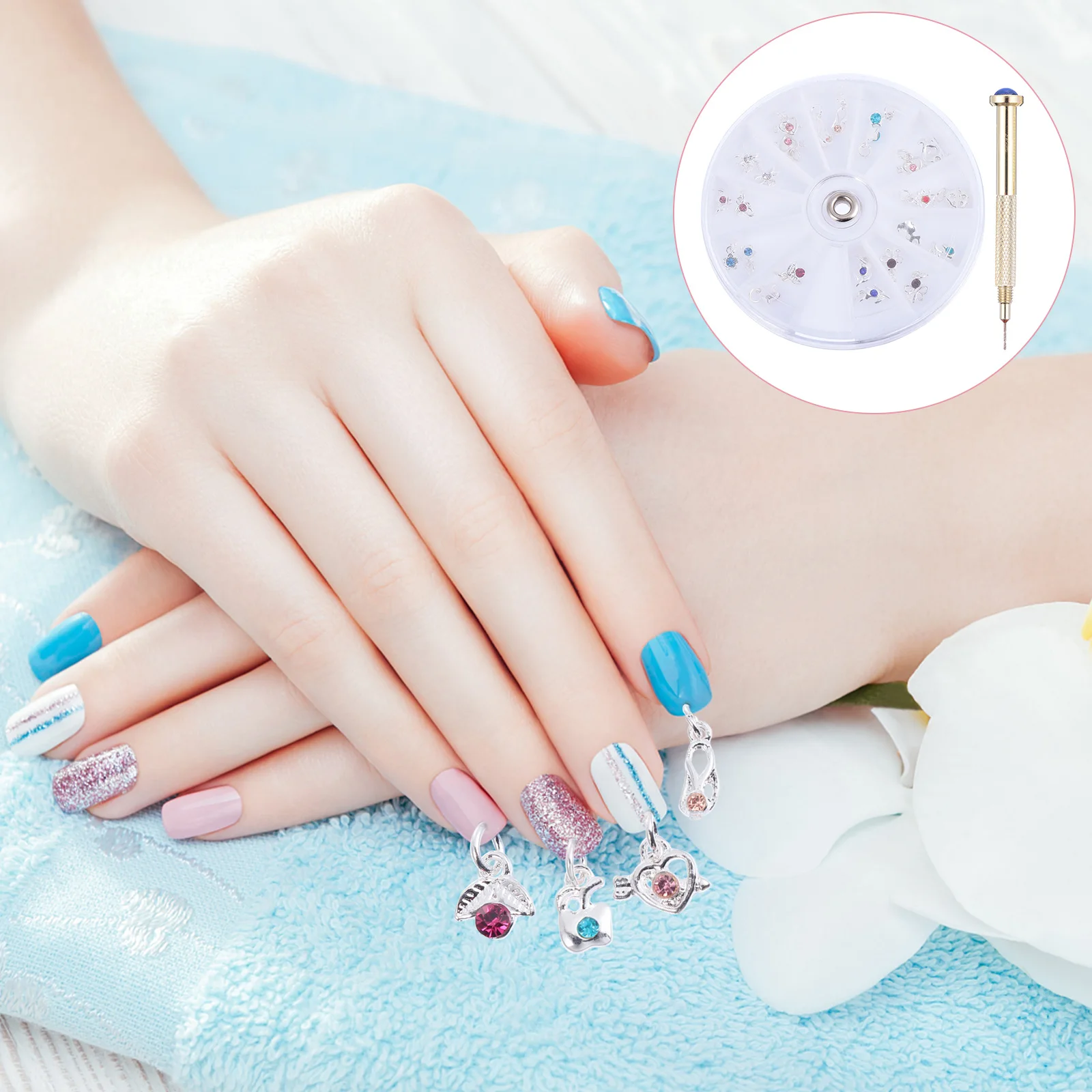 24 pezzi di set di ciondoli per unghie, strumento leggero per trapano a mano per unghie acriliche, ciondola il ciondolo per unghie con decorazione per piercing in lega