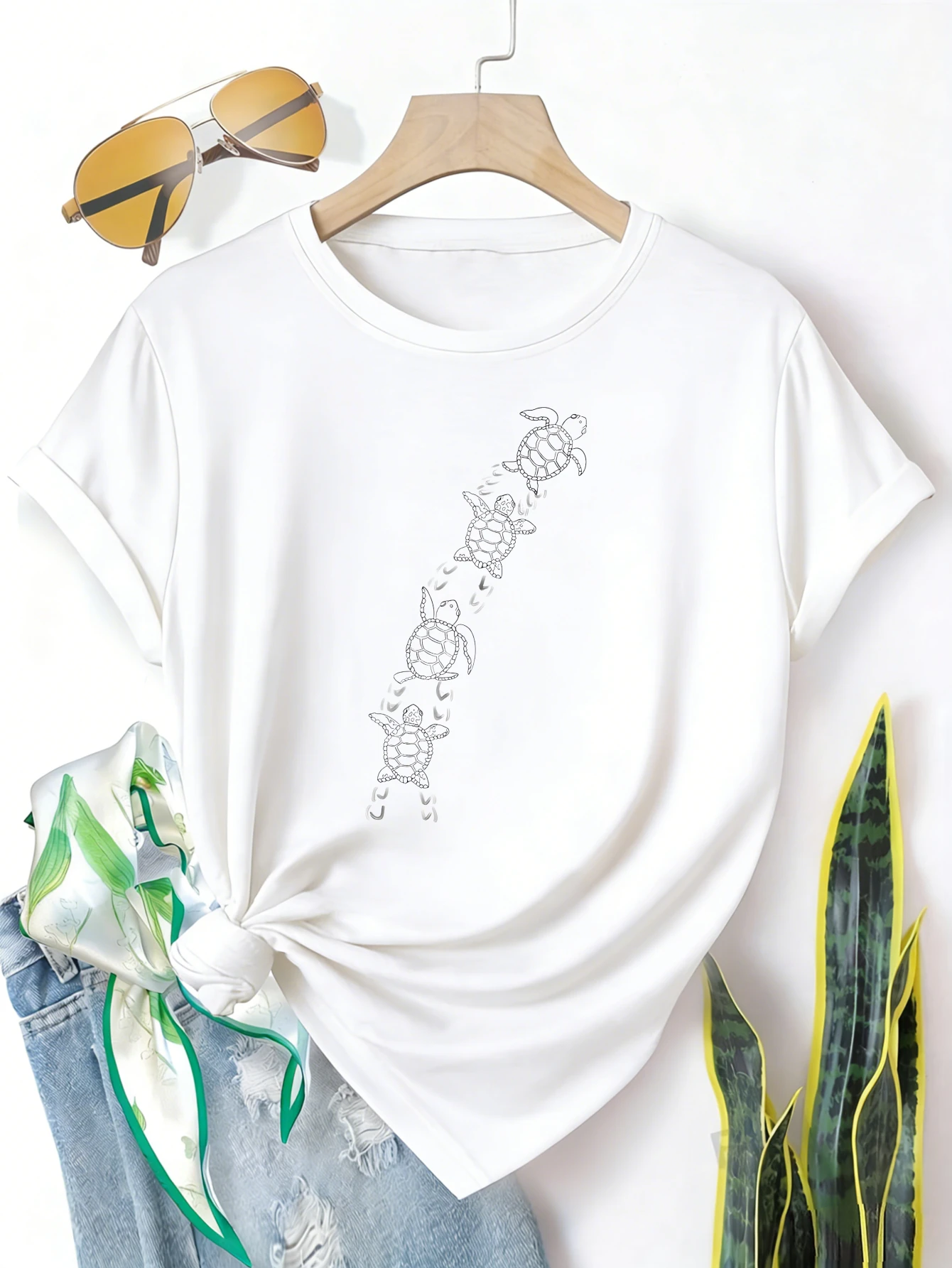 

Plus size women's short sleeve T-shirt Turtle Pattern Print Design Everyday comfortable and versatile style summer outfits