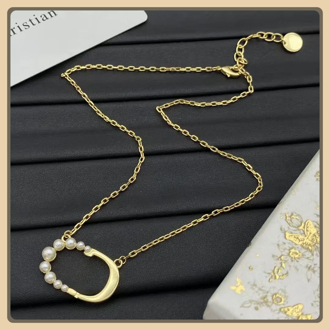 

Ожерелье с подвеской в виде буквы с золотой тонкой цепочкой и жемчугом, легкая роскошь, изысканный стиль, элегантная короткая цепочка на ключицу