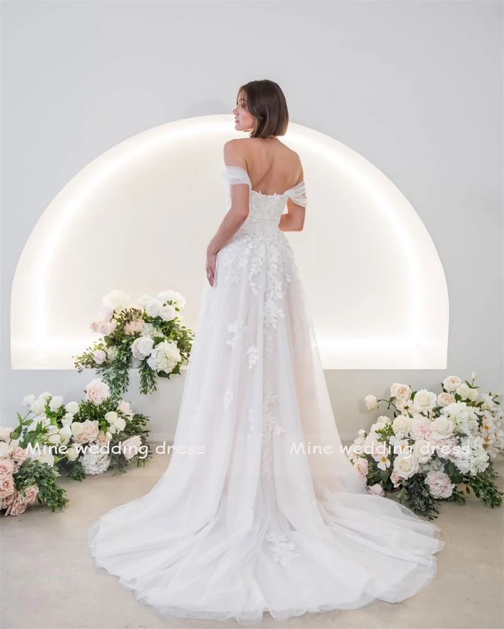 カスタマイズされたレース恋人ノースリーブ A ラインタルスカートのウェディングドレス背中の開いたジッパーの花嫁衣装ローブデマリー