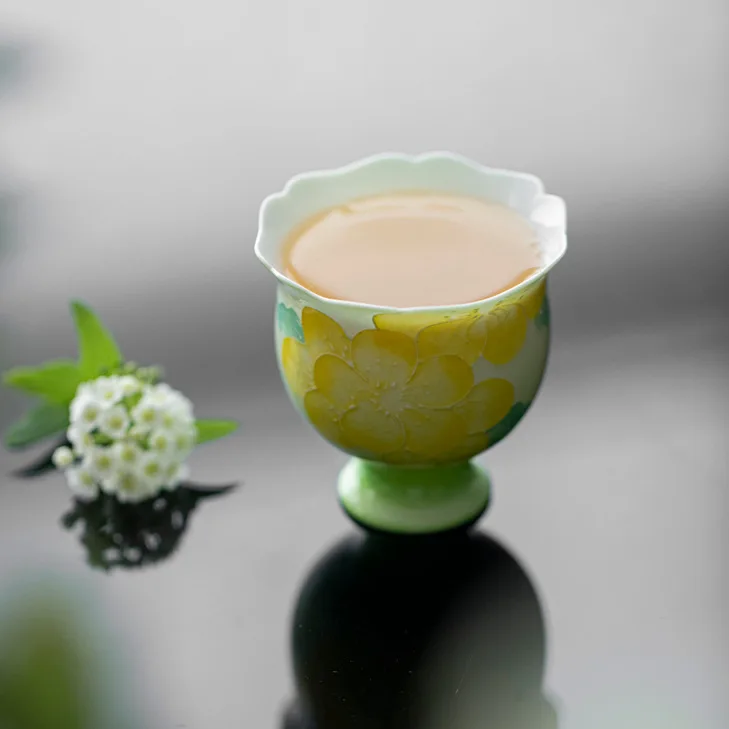 Hand-painted Winter Jasmine Tall Foot Master Cup Ceramic Tea Cup Floral Rim Tea Tasting Cup Gradient Green Underglaze Tea Set