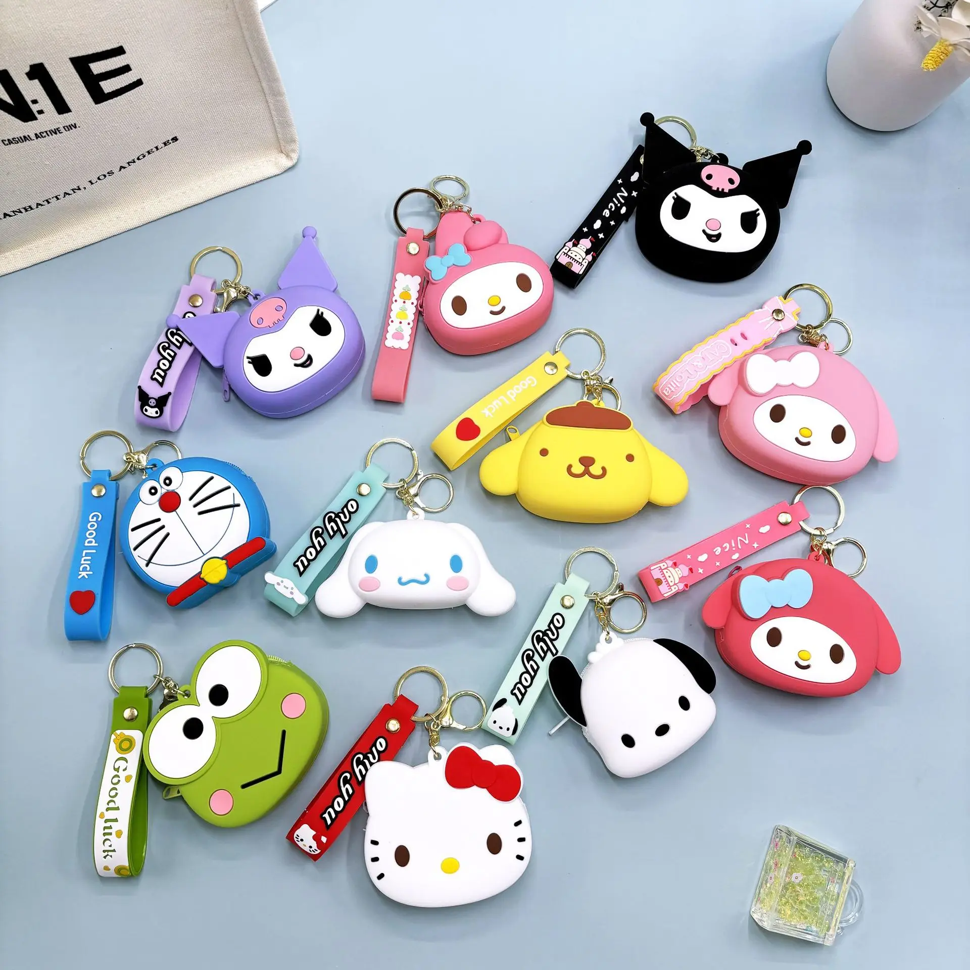 

Оригинальный брелок Sanrio, милый брелок для монет, кошелек с героями мультфильмов, органайзер для мелочи, сумка, подвеска для школьной сумки