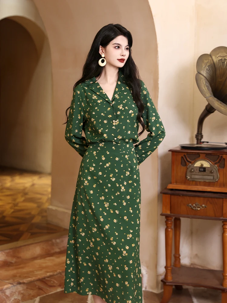 

Retro Floral Print Two-Piece Set V-Neck Long Sleeve Top A-Line Midi Skirt for Women Autumn Fashion Ensemble Floral Print