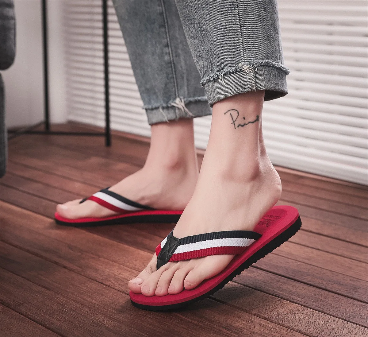 Fashion Men Flip Flops Beach Slippers Sandals Non-Slip Home Chanclas Slipper Indoor House Anti-Slip Zapatos Hombre Shoes Slide