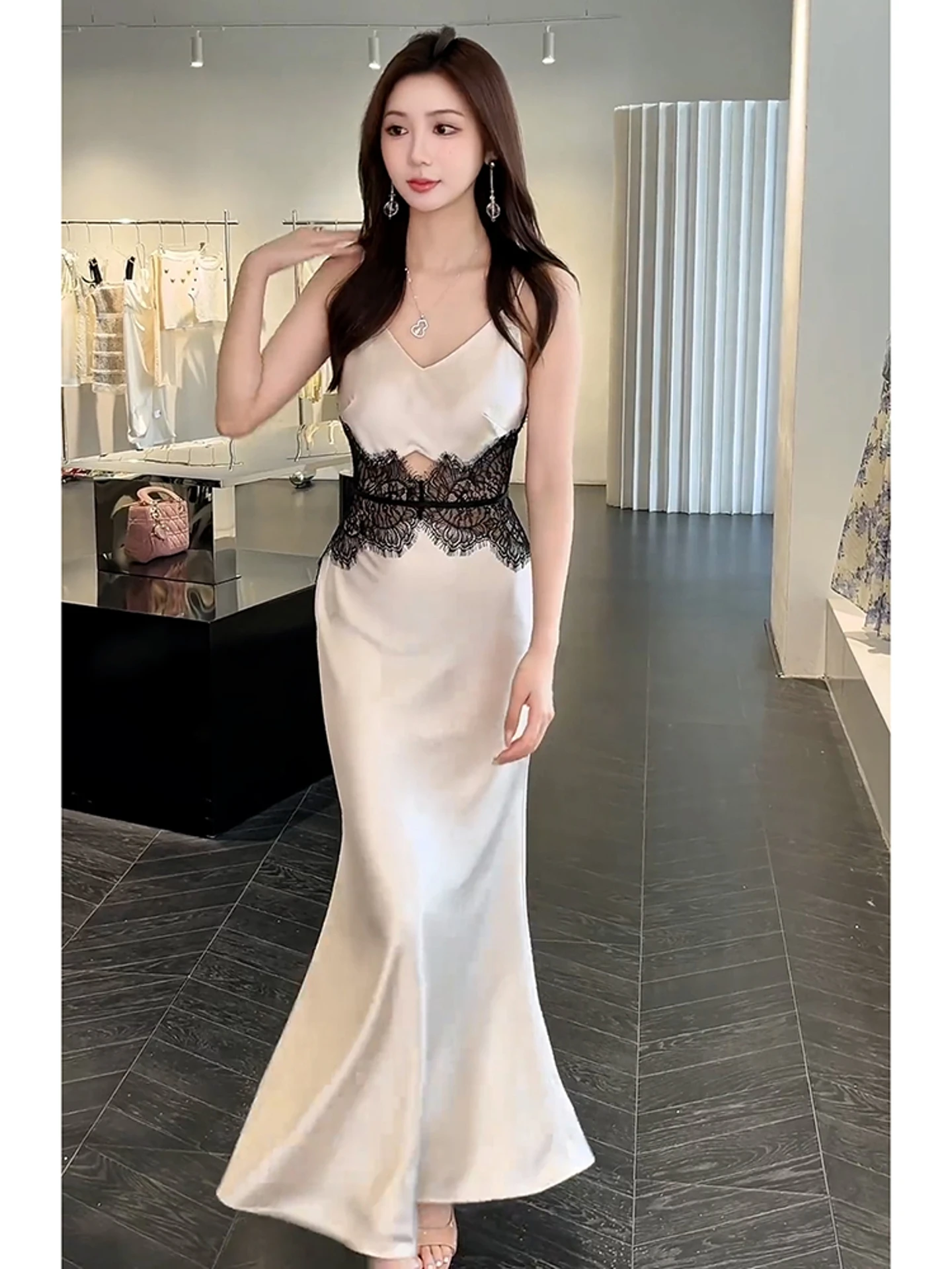 가을 겨울 레이스 트림 새틴 랩 드레스 유니크 슬레 노 매치 하이 웨이스트 A라인 실루엣 캐주얼 웨어 노 스웨