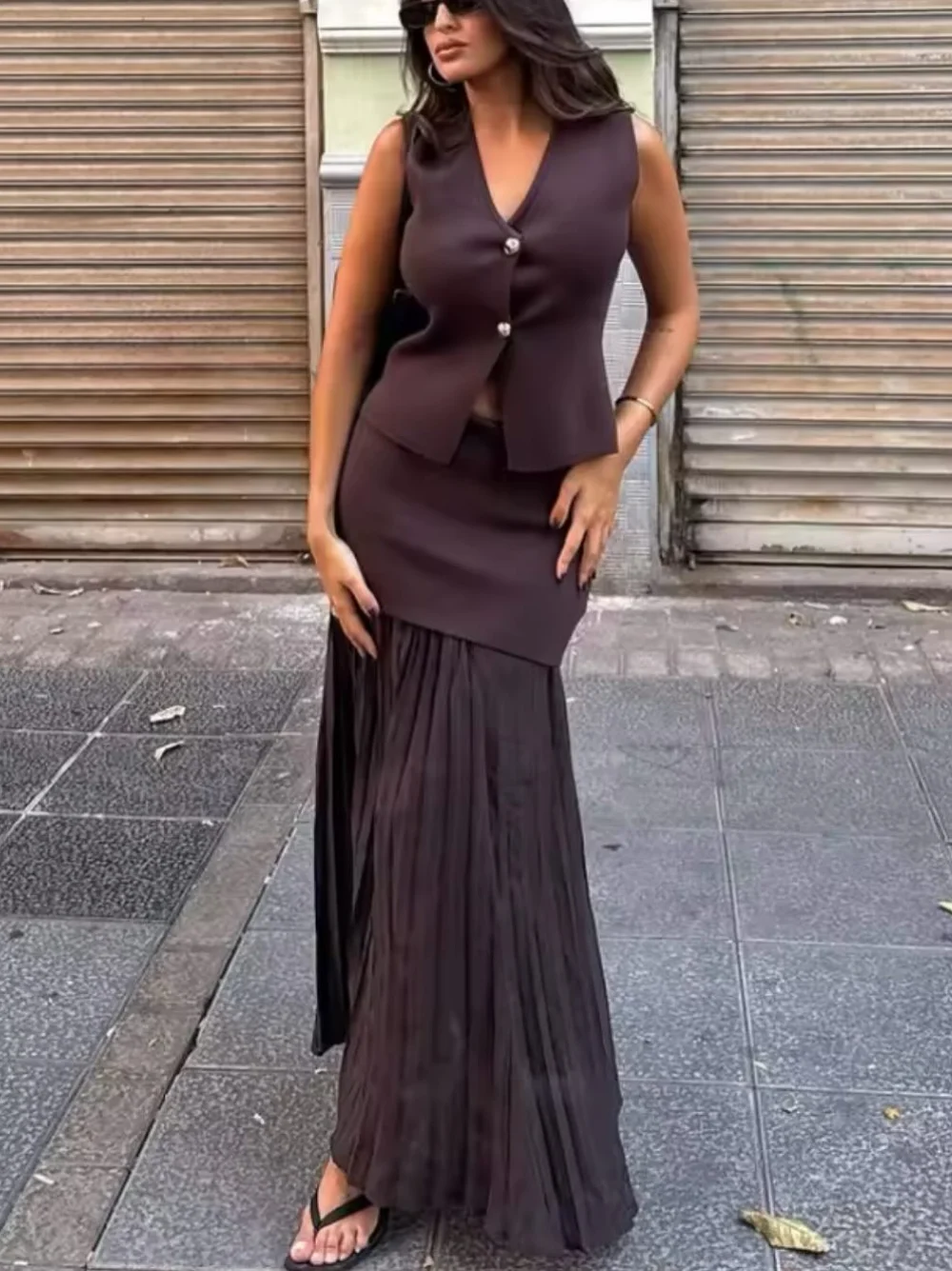 여성 로맨틱 옐로우 니트 세트 버튼 조끼 Pleated Splicing 스커트 2025 봄 여름 패션 홀리데이 우아한 스커트 세트