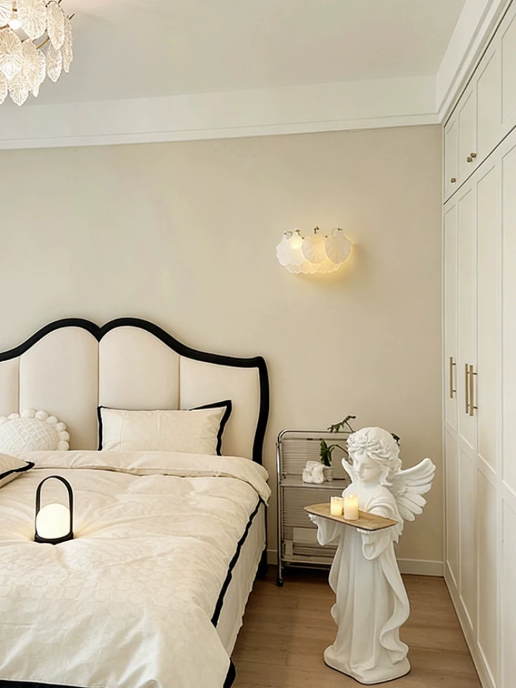 Light luxury internet celebrity ginkgo leaf glass bedroom wall lamp, creamy style living room bedside background wall lamp