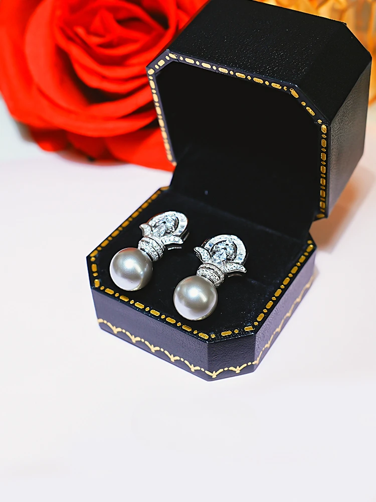 Imagem -03 - Prata Fritillaria Pérola e Coroa Orelha Studs Incrustada com Diamantes de Alto Carbono Luxo Leve Versátil e Elegante Cinza 925