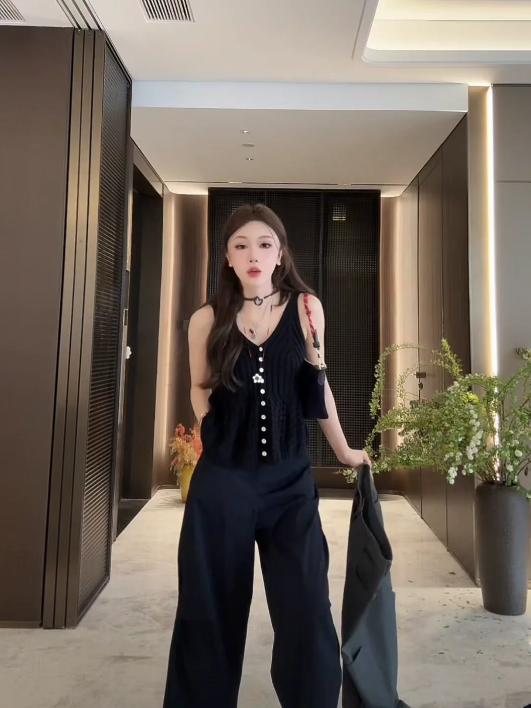 

Ele Hollow out Slim Fit Pure Color Spring Outerwear for Women Recommended by Bai Xue Casual Sle Lightweight Luxury T-irt