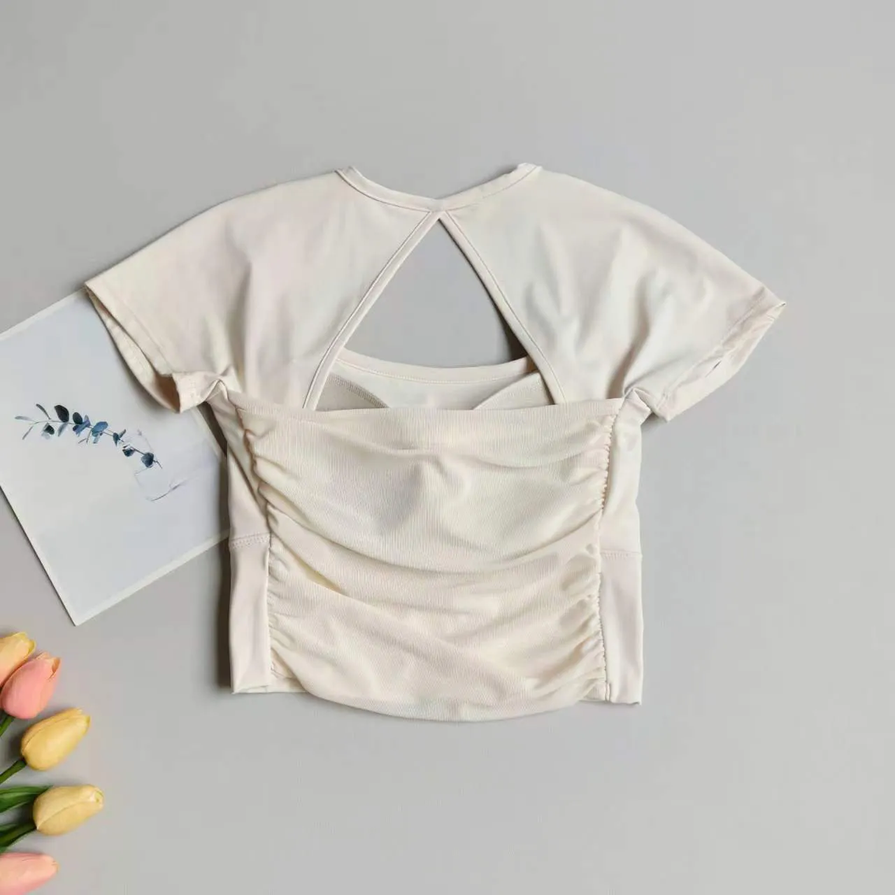 Damen Yoga-Shirt mit Polsterung, Kurzarm, Atmungsaktiv, Schnelltrocknend, Mesh, Schöner Rücken, Feste Cups, Pilates-Trainings-Oberteil, Laufshirt – Detail 7