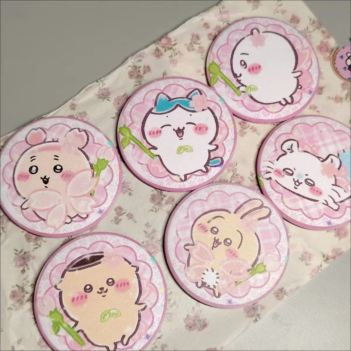 شارة تشيكاوا اللطيفة هاختشيفورليه أدوات هاشيوير ذاكليك يو اساجي 」 موكونغاموموجا شارة رائعة دبوس صفيح بروش حقيبة الديكور هدية