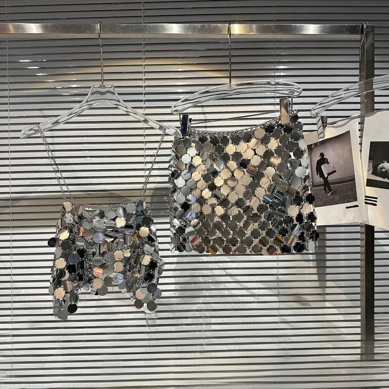 Trendy crop top met pailletten en metalen kettingrok Set Dames Faion Herfstcollectie Sexy Sle Polyester stoffen set