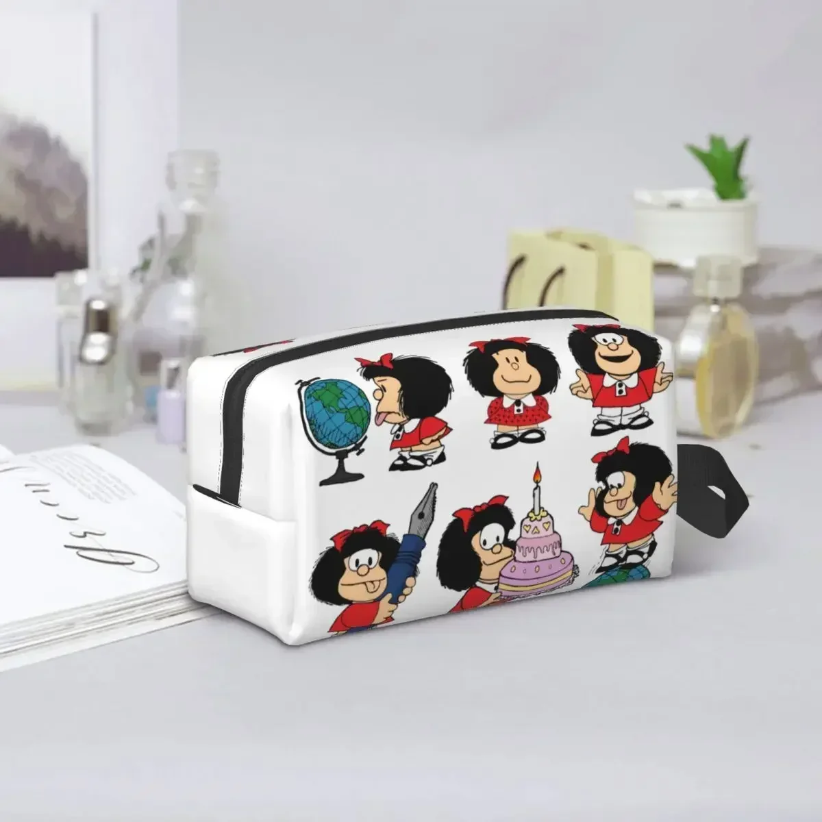 

Mafaldas Quino Comics Argentina Cartoon Travel Toiletry Bag Women Makeup Cosmetic Organizer Beauty Storage Dopp Kit