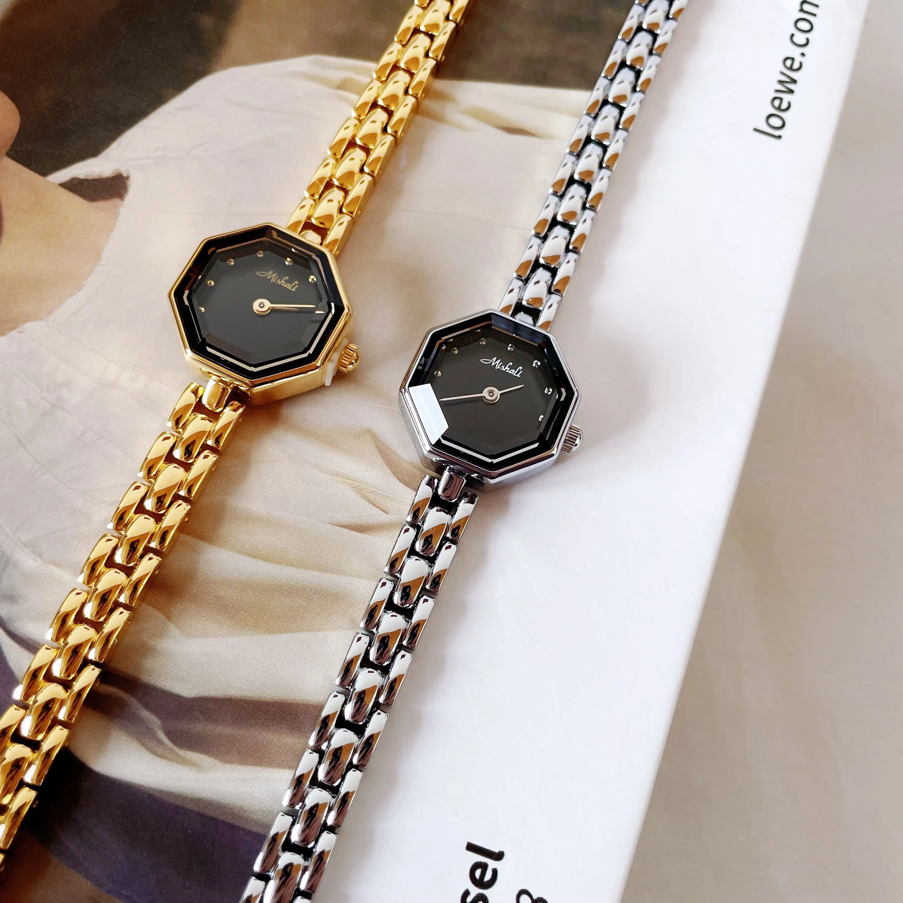 ساعة يد نسائية جديدة، تصميم قديم، قرص صغير متطور، نمط سوار، سلسلة أنيقة، ساعة نسائية، هدية عيد ميلاد. #1