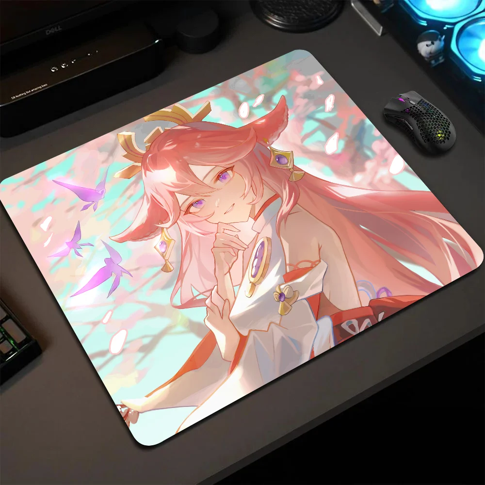 Yae Miko Genshin Impact Mousepad Small LockEdge Mouse Pad per giocatori Computer Desk Pad gomma antiscivolo