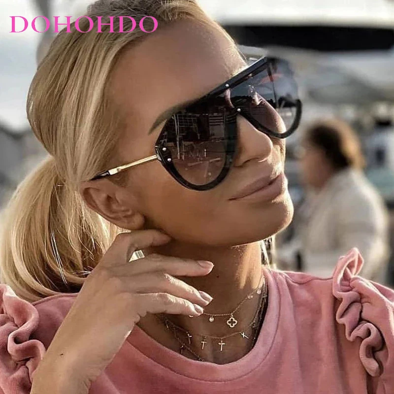 

2025 New Fashion Oversized One Piece Sunglasses Women Brand Designer Vintage Rivet Square Sun Glasses Big Frame Female Shades