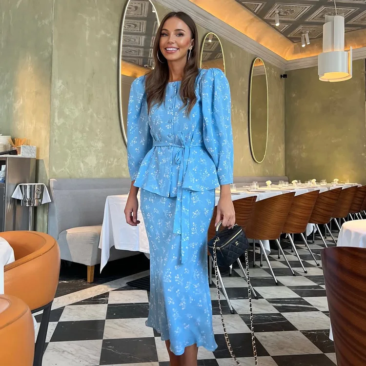 

Модный свободный комплект из двух предметов для женщин: элегантная рубашка с длинным рукавом и юбка макси с высокой талией, уличный стиль, коллекция 2026