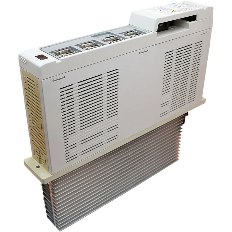 MDS-B-SP-37 Servo Amplificador 90% Novo Equipamento Elétrico