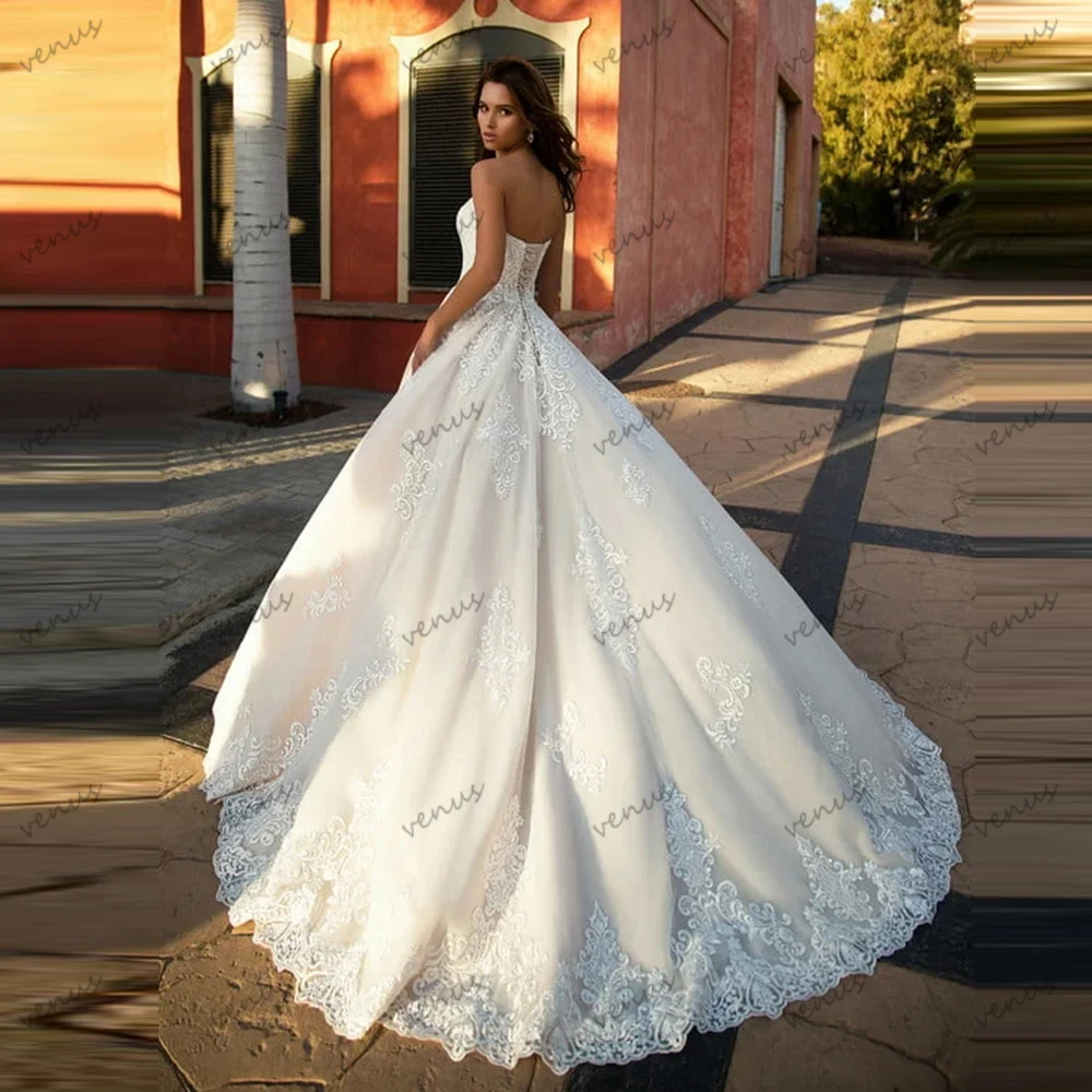 Gaun Pengantin Elegan Model A-Line Berbahan Tulle Bertingkat dengan Aplikasi Renda Menawan Tanpa Tali Vestidos De Novia Dapat Disesuaikan 2025