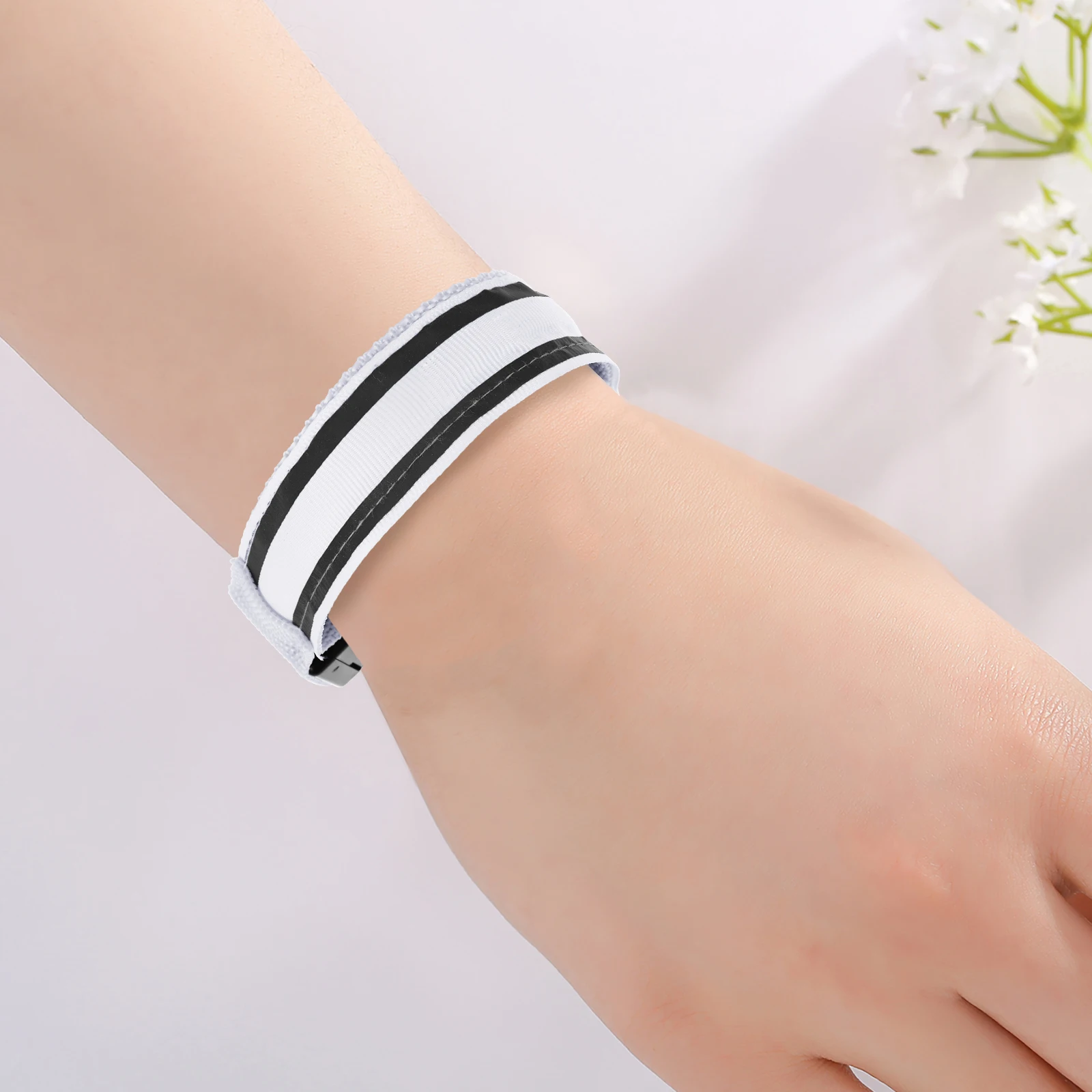 

Fluorescent Armb LED Light Night Running Outdoor Camping Hiking Wrist Luminous Bracelet Flashing Signal Lamp Glow B