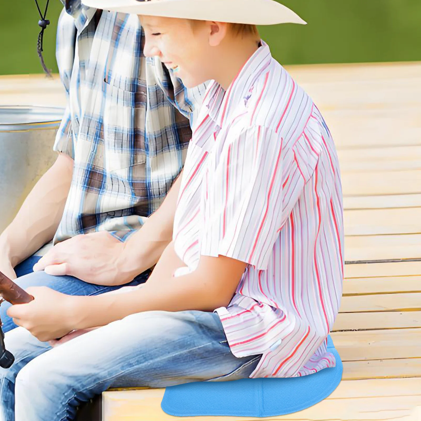 

Compact Plastic Retractable Seat Cushion Portable Outdoor Folding Stool Pad Lightweight Beach Camping Stool Sitting Pad