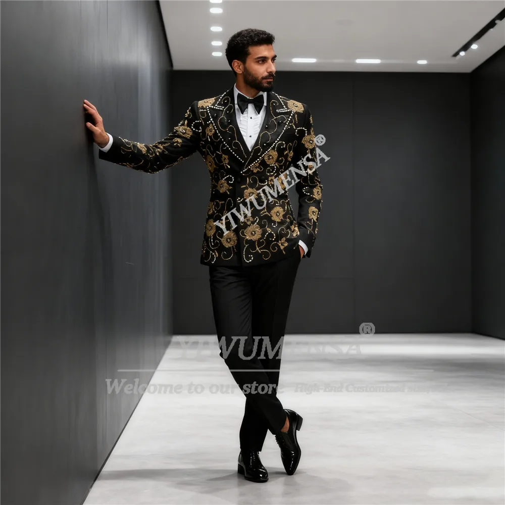 بدلات فاخرة مطرزة بالكريستال للرجال لحفلات الزفاف سترات مزدوجة الصدر للحفلات الراقصة مخصصة مكونة من قطعتين أطقم Terno Masculinos Completo