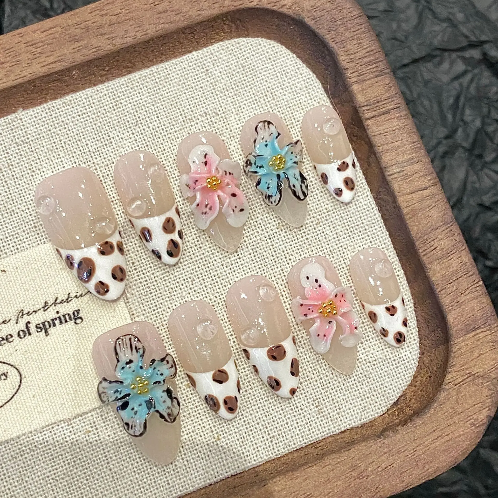 Leopard White French False Nails Handmade Press On Acyrlic Nails Long Tip Y2K Almond Fake Nails 3D Spotted Gradient Flower Decor