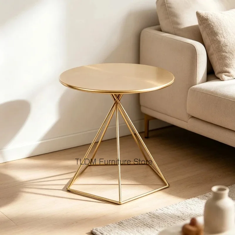Pyramid Geometric End Wire Accent Frame Minimalist Side Metal Table Round Table Matte Tabletop Luxury Living Room Coffee Table