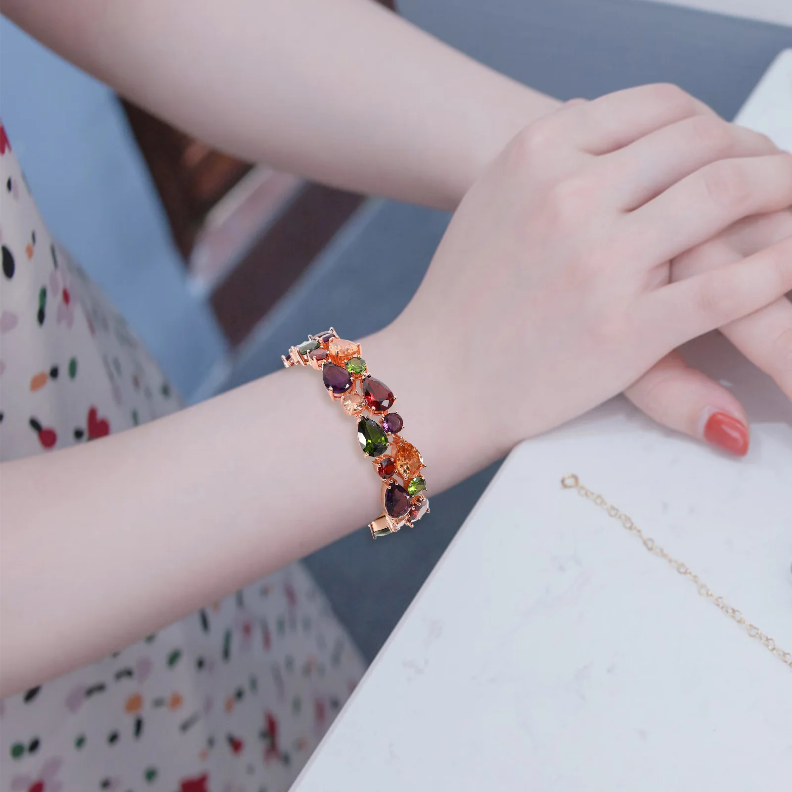 

1Pcs Fashion Bracelet Crystal Zircon Delicate Wristband Woman Hand Jewelry Decor Gift for Birthday Holidays Delicate Bracelet