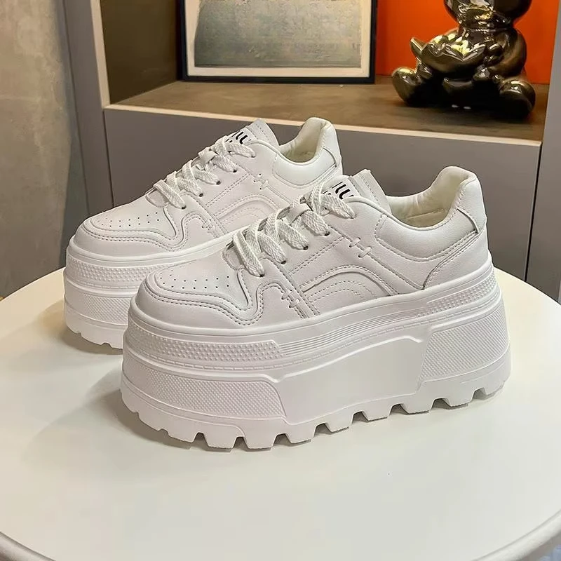 Buty damskie na platformie antypoślizgowe damskie buty do biegania designerskie buty wulkanizowane sznurowane odporne na zużycie trampki dla kobiet 2025 nowość